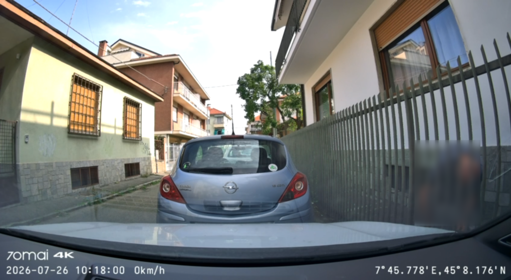 70mai T800 uso reale: clip modalità parcheggio registrata